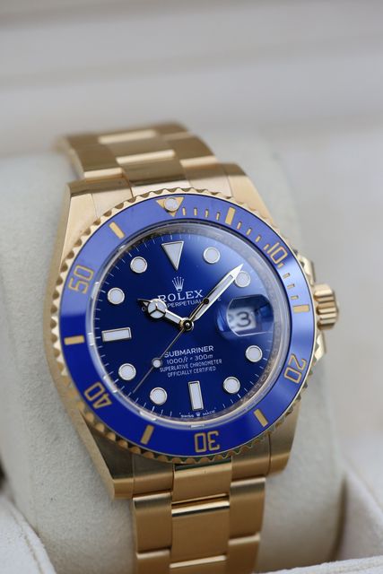 Rolex Submariner 126618 LB Image 2